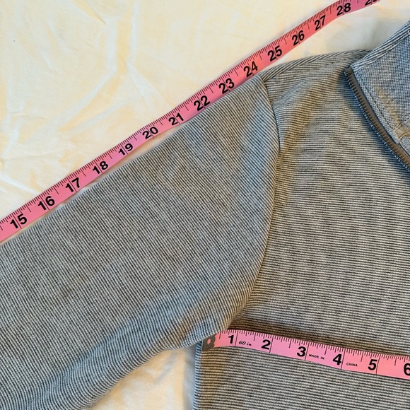 Vineyard Vines Saltwater Quarter Zip in Grey Heather Size XS - Picture 9 of 9